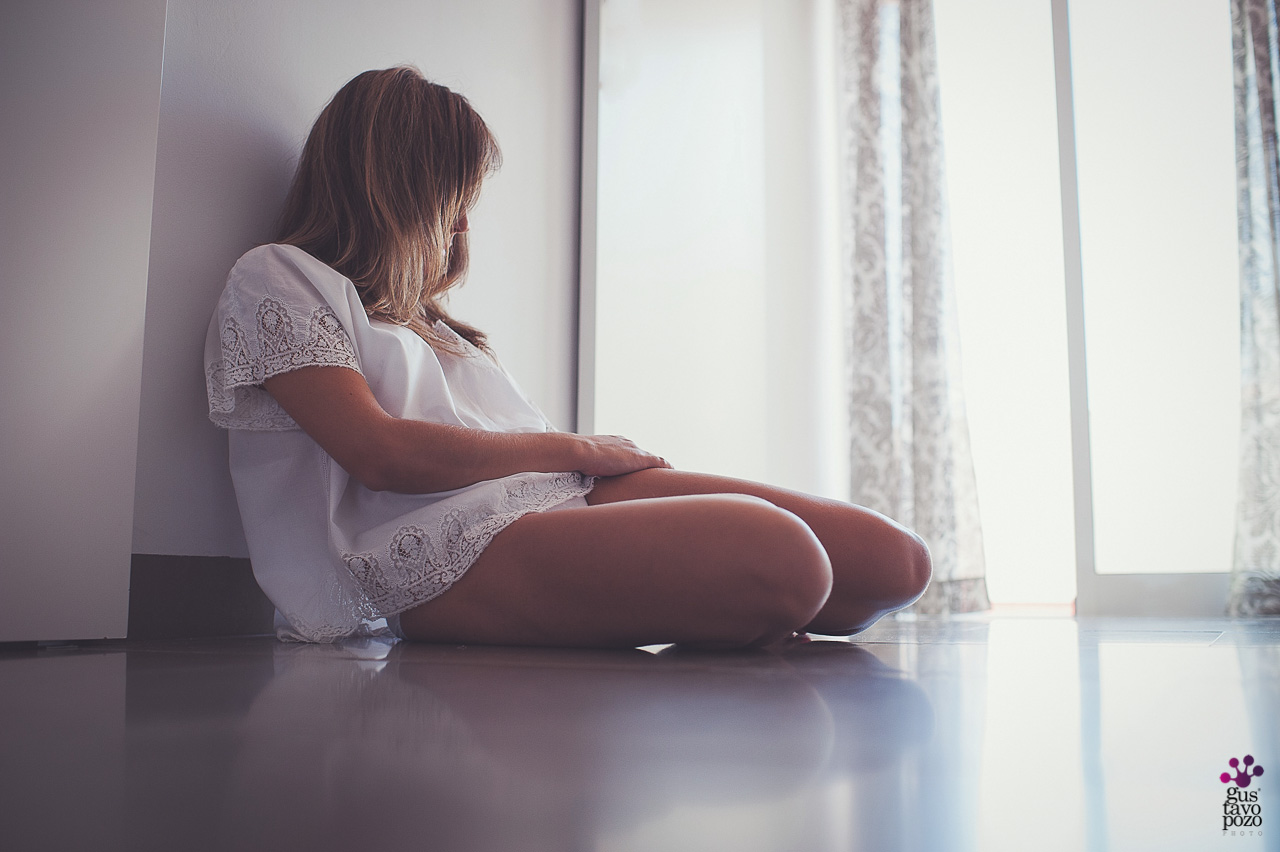 Fotografía intima y sugerente de retrato BOUDOIR