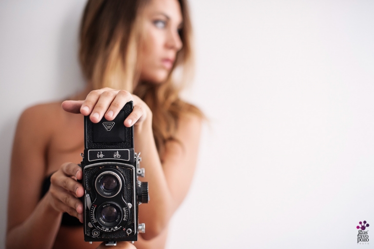 Fotografía sugerente, sensual y elegante BOUDOIR JAEN Camara retro