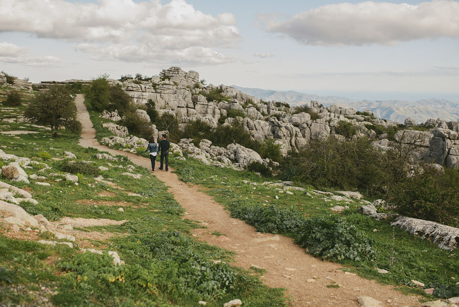Fotografía de boda original en Torcal Antequera Málaga