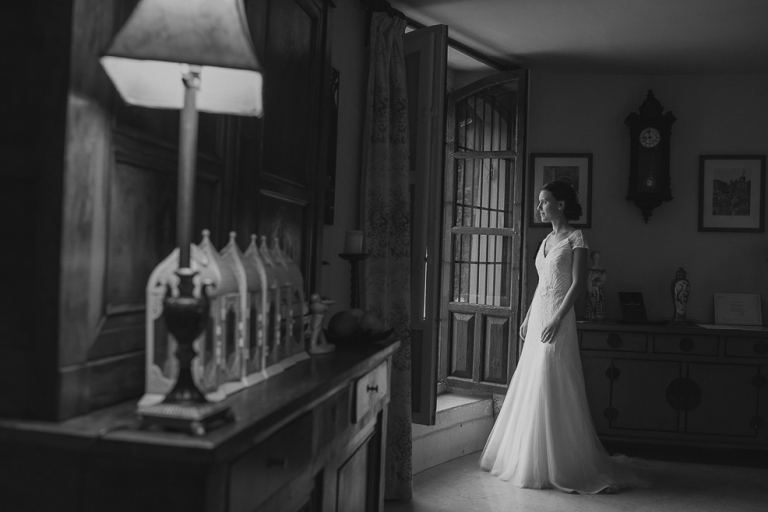 Fotografo boda original emotiva fotoperiodismo en Motril , Granada Malaga Jaén Boda en casa de los Bates Novia.