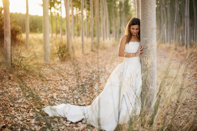 fotografía artistica de boda en el bosque