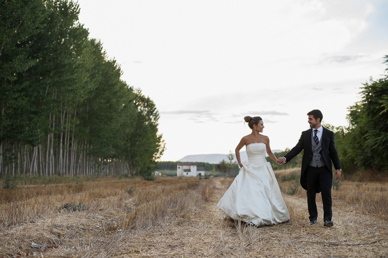 fotografía artistica de boda en el bosque