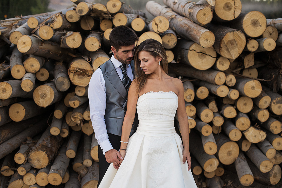 fotografía artistica de boda en el bosque