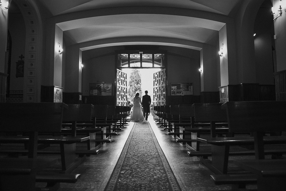 Fotografo de boda en Madrid Salida Iglesia de Covadonga